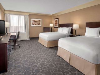 Hotel pic DoubleTree by Hilton Pittsburgh Airport