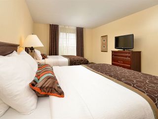Фото отеля Staybridge Suites West Des Moines, an IHG Hotel