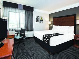 Hotel pic Regency Inn & Suites - Baytown