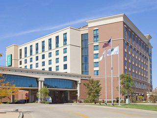 Фото отеля Embassy Suites East Peoria Hotel and Riverfront Conference Center