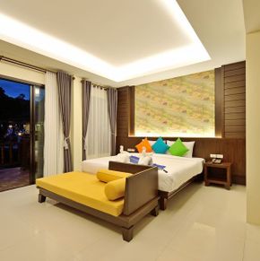 NearBy Hotel