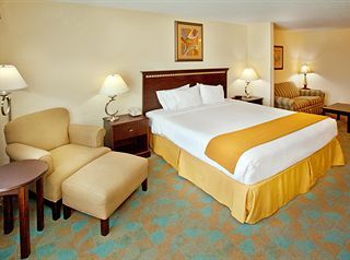 Фото отеля Holiday Inn Express Hotel & Suites Altoona-Des Moines, an IHG Hotel