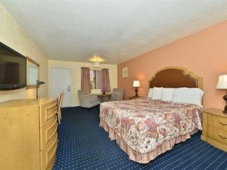 Фото отеля Rodeway Inn & Suites Colton-Riverside