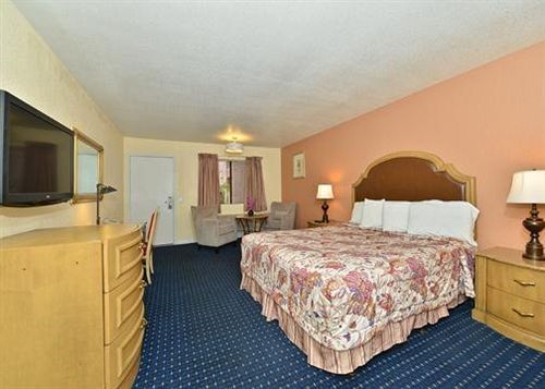Photo of Rodeway Inn & Suites Colton-Riverside