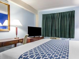 Фото отеля Econo Lodge Inn & Suites Windsor