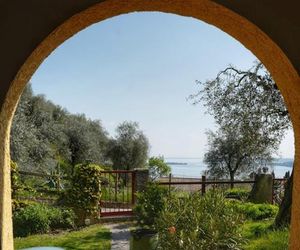 Apartment Bougainvillea Gardone Riviera Italy