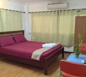 NearBy Hotel