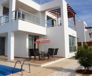 DAKOTA Coral-Bay Cyprus