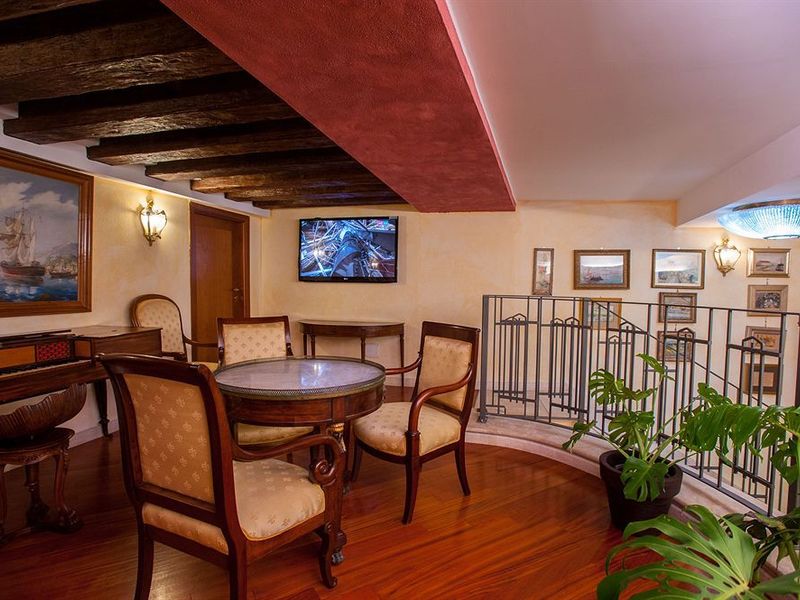 Hotel Photo 16
