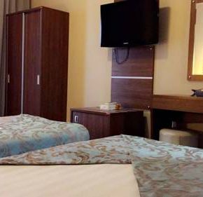 NearBy Hotel