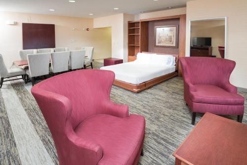 Hampton Inn & Suites Greensburg