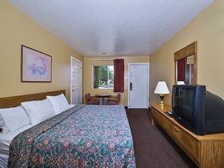 Hotel pic Super 8 by Wyndham Hurricane Zion National Park