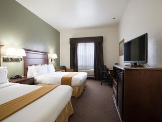 Фото отеля Holiday Inn Express & Suites Keystone, an IHG Hotel