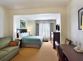Фото отеля Comfort Inn & Suites
