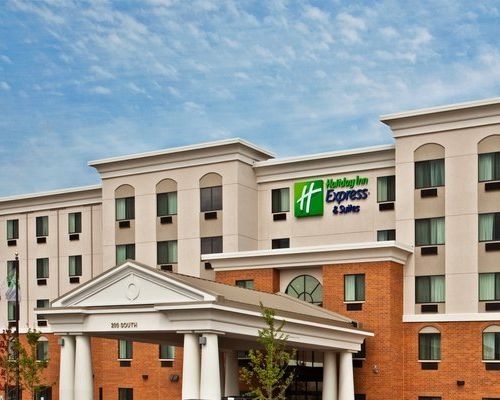 Photo of Holiday Inn Express Hotel & Suites Chicago Airport West-O'Hare, an IHG Hotel