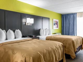Фото отеля Quality Inn Hinesville - Fort Stewart Area, Kitchenette Rooms - Pool -