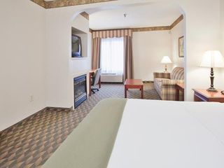 Фото отеля Holiday Inn Express Hotel & Suites Laurinburg, an IHG Hotel