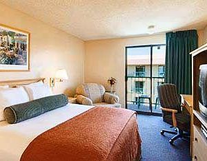 Oxford Inn & Suites Lancaster Lancaster United States