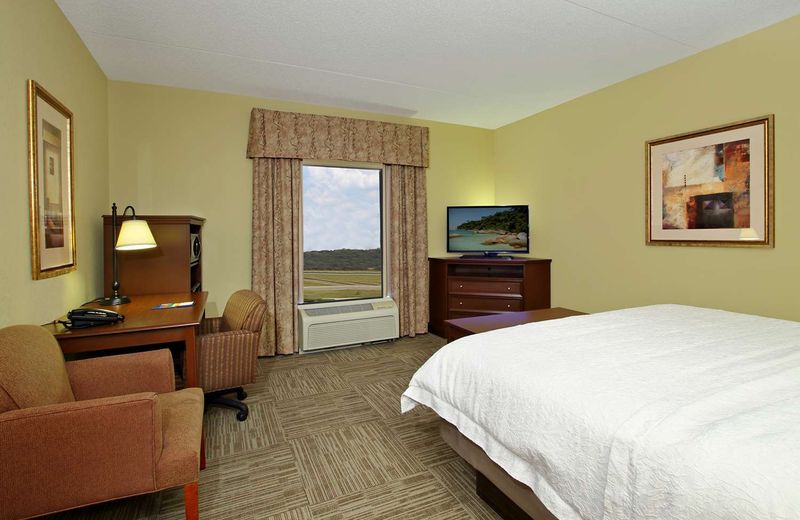 Hampton Inn & Suites Madisonville