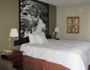 Econo Lodge Inn & Suites Manchester United States