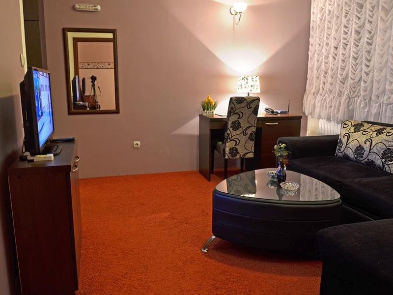 Hotel Photo 12