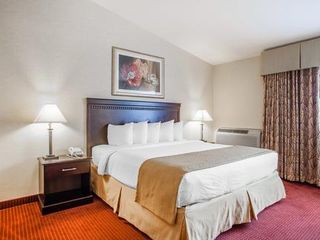 Фото отеля Red Roof Inn & Suites Mt Holly - McGuire AFB