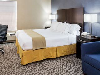 Фото отеля Holiday Inn Express & Suites Burlington - Mount Holly, an IHG Hotel