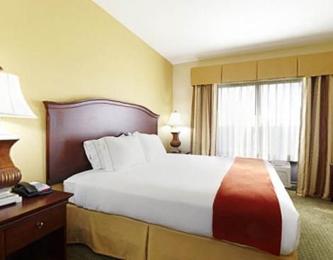 Photo of Holiday Inn Express Hotel & Suites Lexington North West-The Vineyard, an IHG Hotel