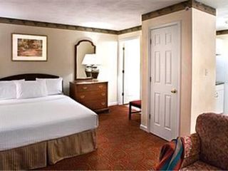 Hotel pic Luxbury Inn & Suites