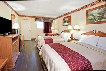 Photo of Days Inn & Suites by Wyndham Monroe