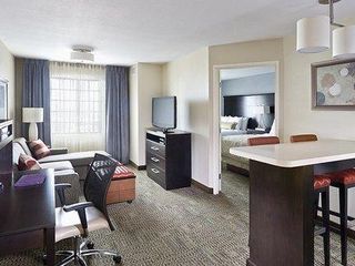 Фото отеля Staybridge Suites Montgomeryville, an IHG Hotel