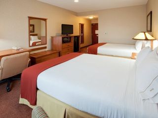 Фото отеля Holiday Inn Express Hotel & Suites Manteca, an IHG Hotel