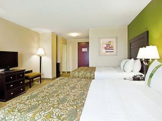 Фото отеля Holiday Inn Toledo - Maumee I-80/90, an IHG Hotel