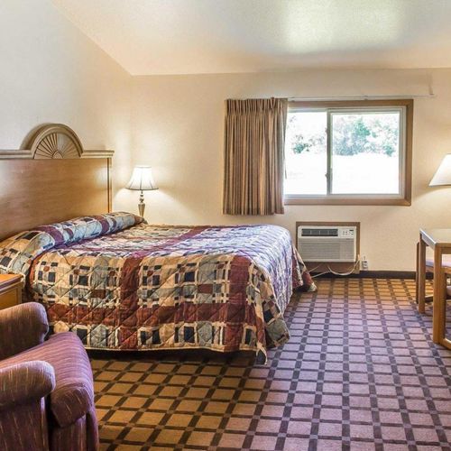 Photo of Econo Lodge  Inn & Suites