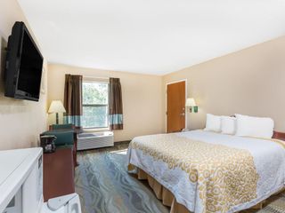 Hotel pic Days Inn & Suites by Wyndham Morganton