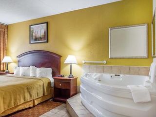 Фото отеля Quality Inn & Suites Miamisburg - Dayton South
