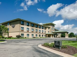 Фото отеля Country Inn & Suites by Radisson, Madison West, WI