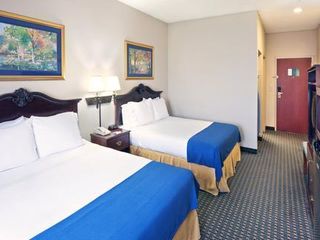 Фото отеля Holiday Inn Express & Suites Midwest City, an IHG Hotel