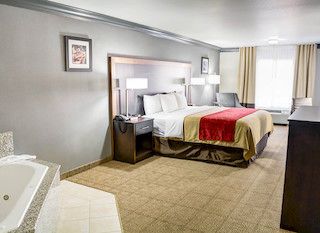 Hotel pic Comfort Inn & Suites Near Universal - North Hollywood – Burbank