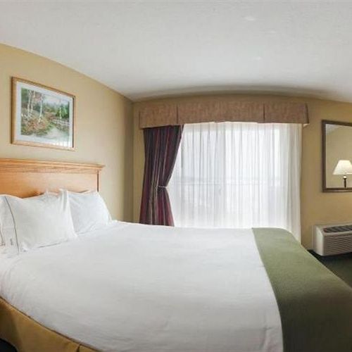 Photo of Holiday Inn Express Munising-Lakeview Hotel