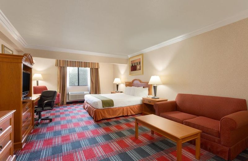 Quality Inn & Suites Oceanside Near Camp Pendleton