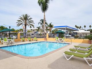 Hotel pic Travelodge by Wyndham Oceanside