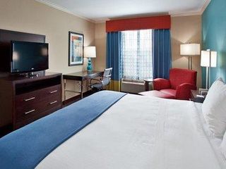 Фото отеля Holiday Inn Express Hotel & Suites North Kansas City, an IHG Hotel