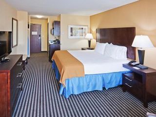 Фото отеля Holiday Inn Express Hotel and Suites Okmulgee