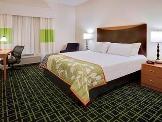 Hotel pic Fairfield Inn & Suites by Marriott Milwaukee Airport