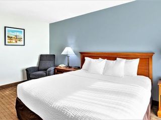 Hotel pic Clarion Inn Ontario