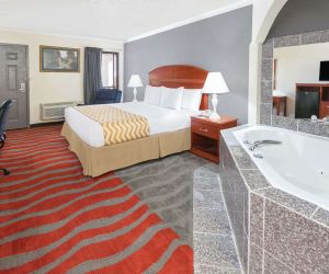 Travelodge by Wyndham Norman Norman United States