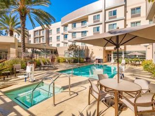 Фото отеля Courtyard by Marriott Santa Ana Orange County