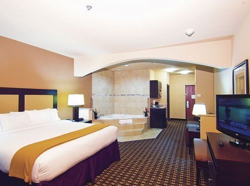 Photo of Holiday Inn Express Hotel & Suites Paris, an IHG Hotel