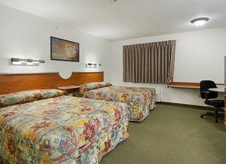 Hotel pic Red Roof Inn Glens Falls - Lake George